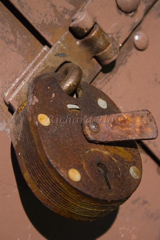 padlock1.jpg
